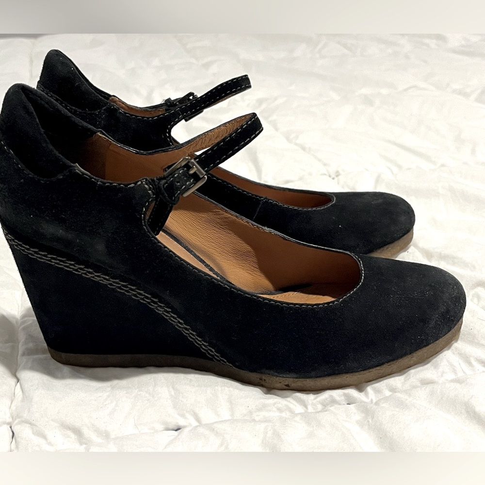 Black Suede Geox super comfy wedges, size 8.5